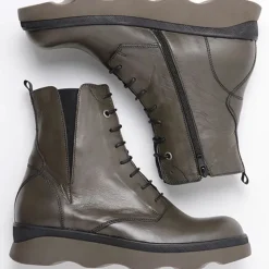 Akita Boot