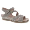 Angela Sandal