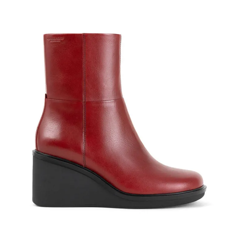 Deena Boot
