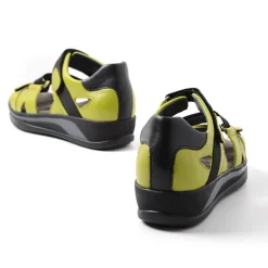 Desh Sandal