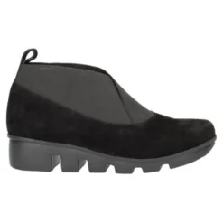 Hashree Leather Round Toe Bootie