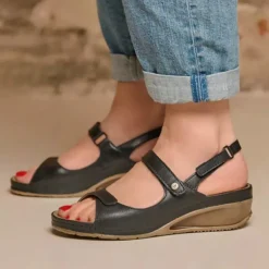 Pica Sandals