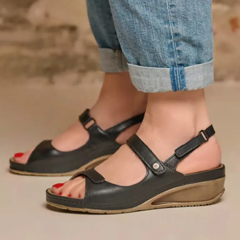 Pica Sandals