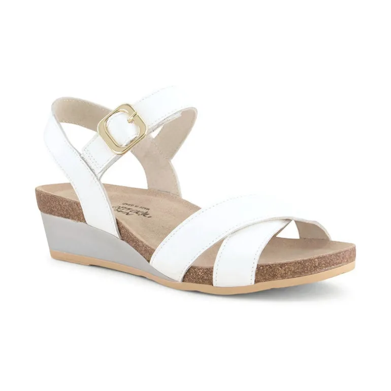 Throne Kitten Wedge (104121)