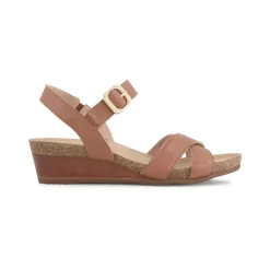 Throne Kitten Wedge (104121)