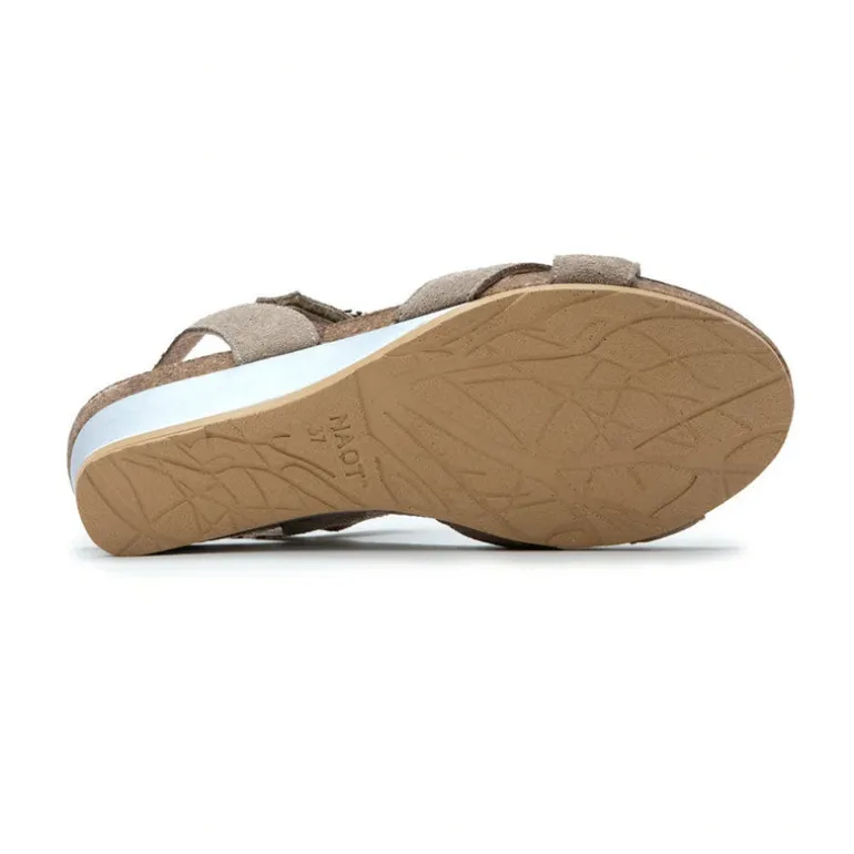 Throne Kitten Wedge (104121)