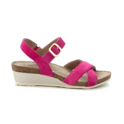 Throne Kitten Wedge (104121)