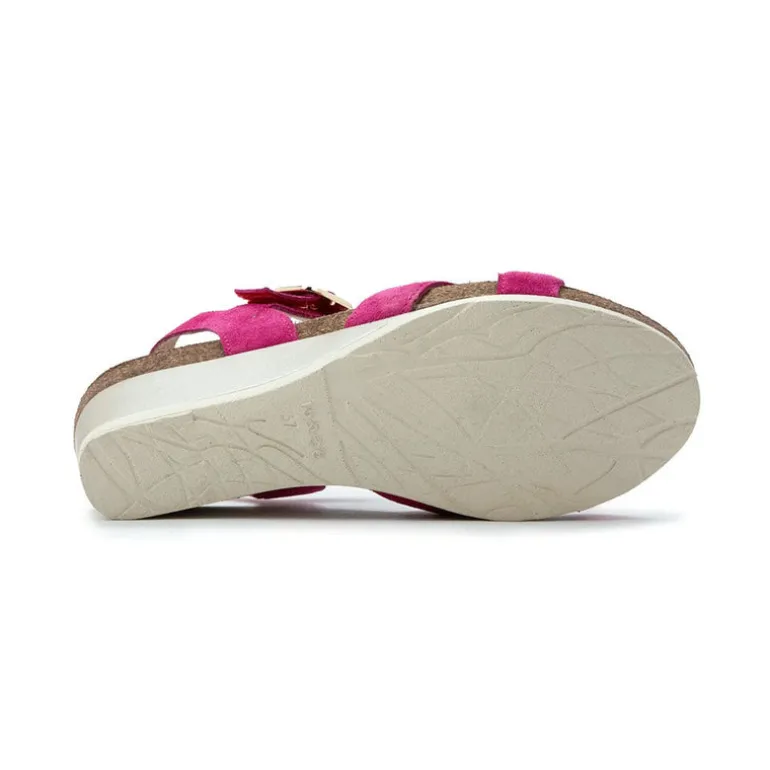 Throne Kitten Wedge (104121)